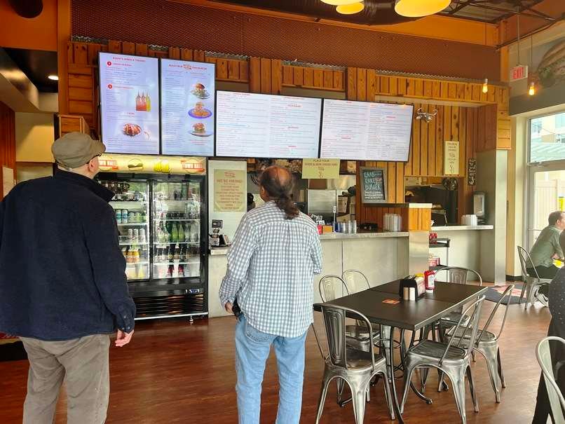 Frontcounter TownHallBurgerBeerDurham-FrontCounter